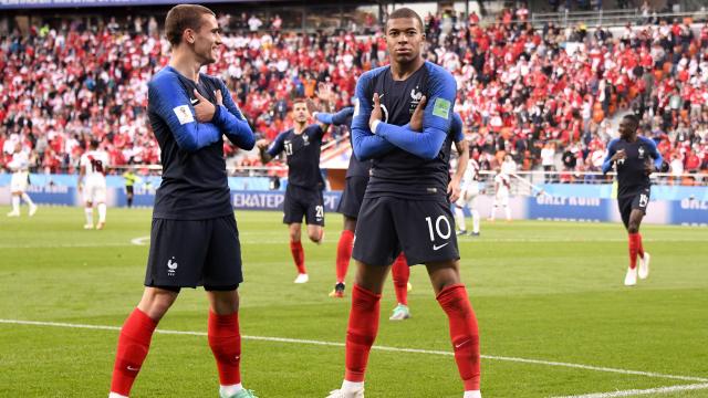 favoriete Additief Onbeleefd Frankrijk naar achtste finales WK door zege op uitgeschakeld Peru – STVS