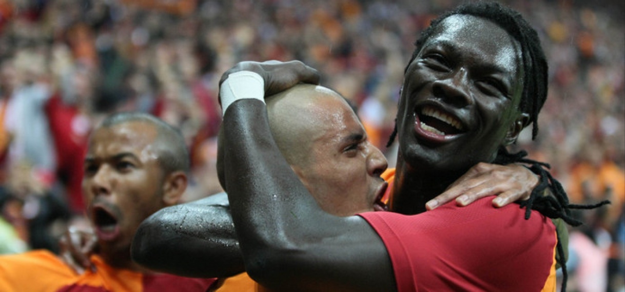 Galatasaray doet goede zaken in Turkse titelstrijd