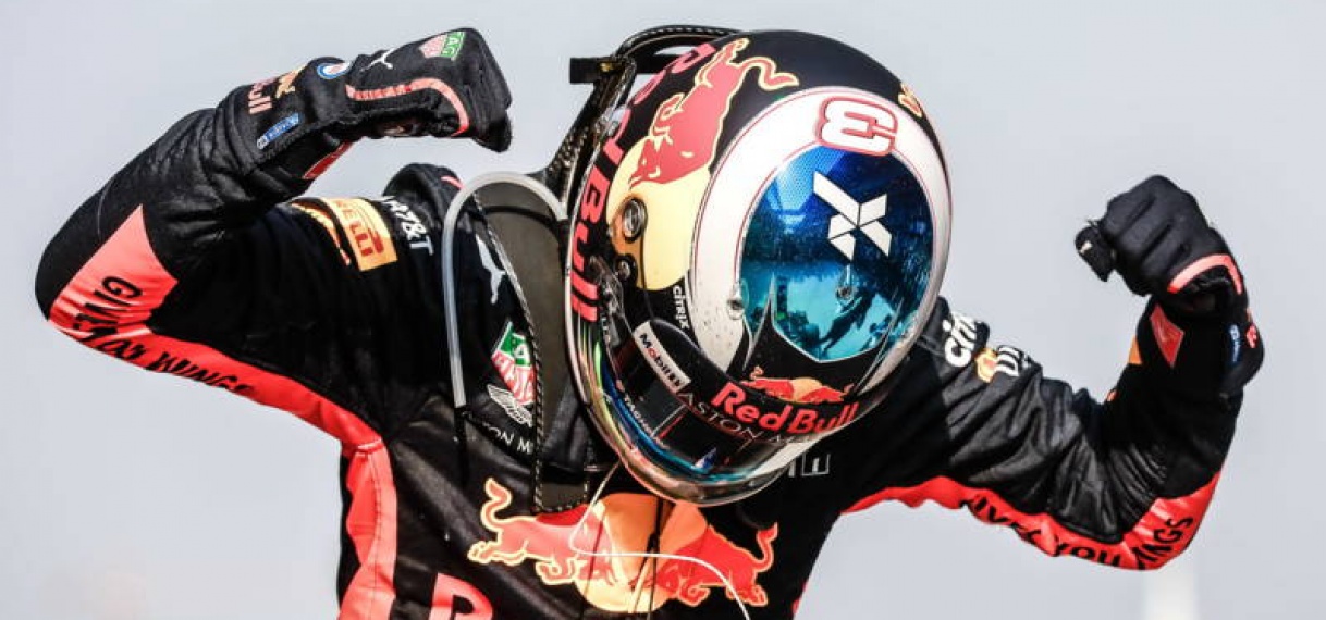 Ricciardo zet Red Bull onder druk om in beste auto te rijden