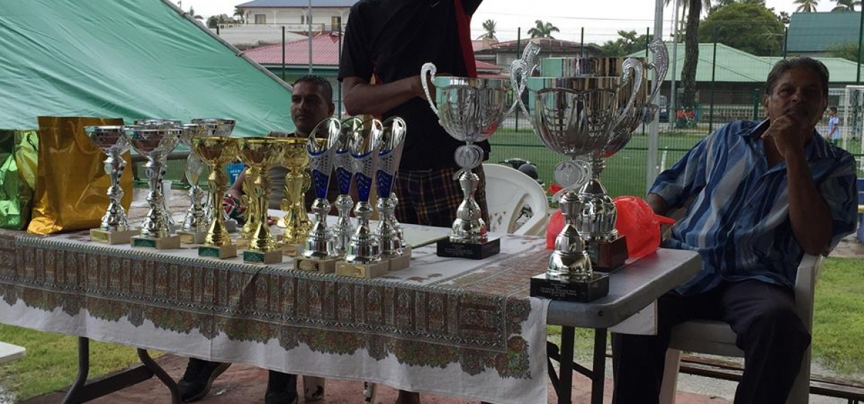 Twa Twa’s Nickerie de betere in eendaags toernooi met Paramaribo
