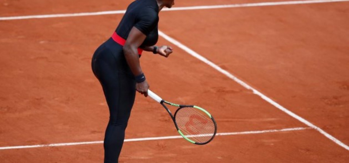 Serena Williams wint bij rentree in Parijs