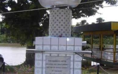 Onthulling Lalla Rookh Monument in Saramacca