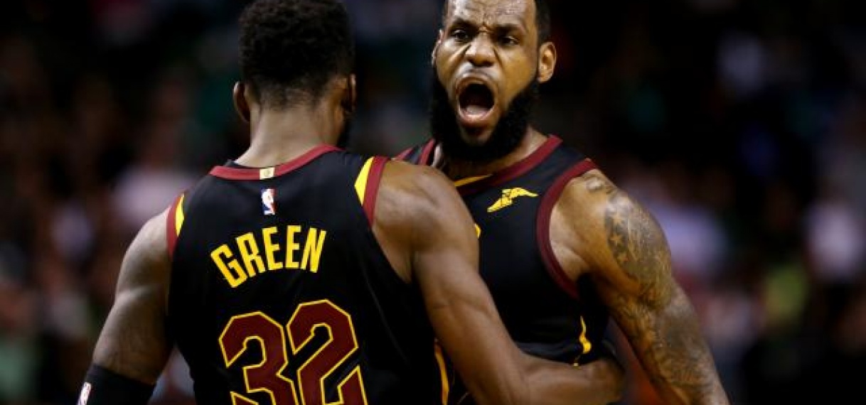 LeBron James met Cavaliers voor vierde keer op rij naar NBA-finale