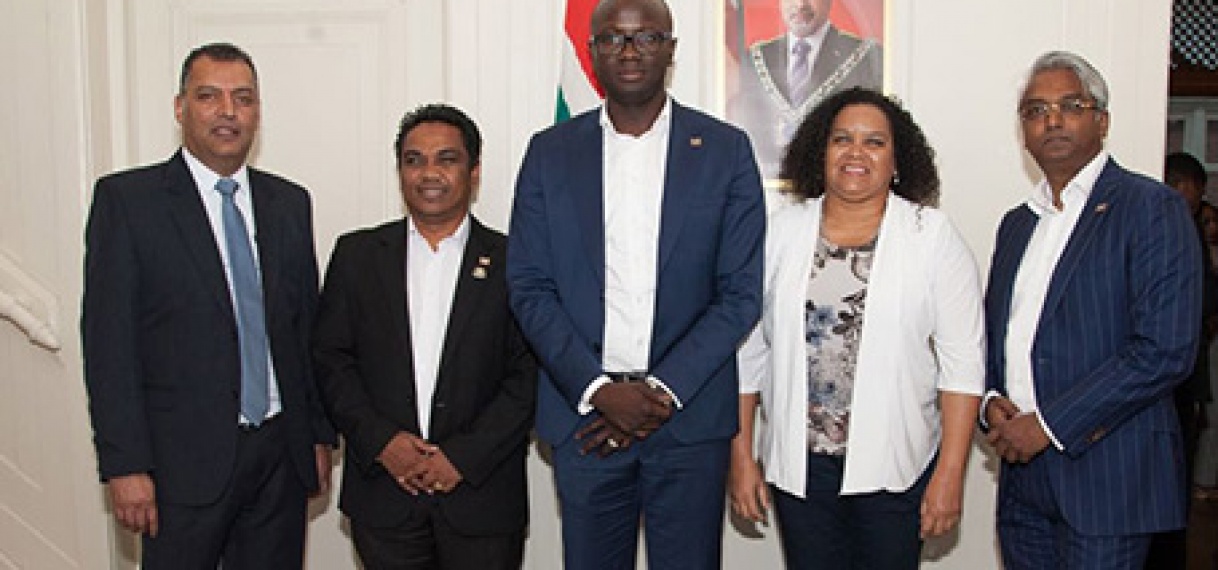 Suriname-Nederland Kamer van Koophandel opgericht