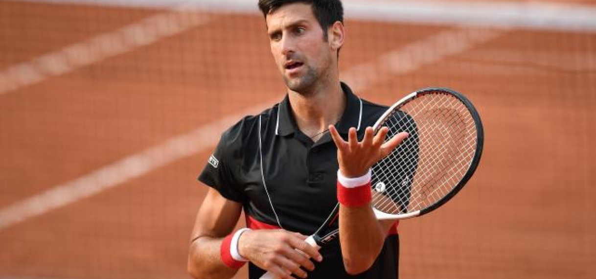 Sombere Djokovic slaat grasseizoen mogelijk over na verlies in Parijs