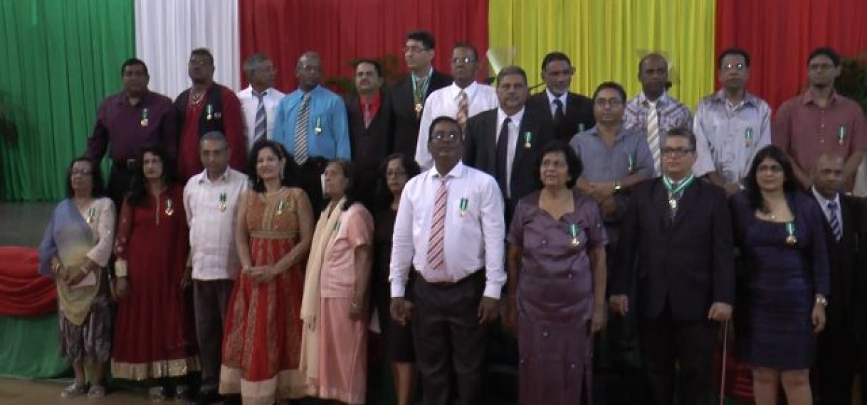 Surinamers gedecoreerd tijdens herdenking 145 jaar Hindostaanse Immigratie
