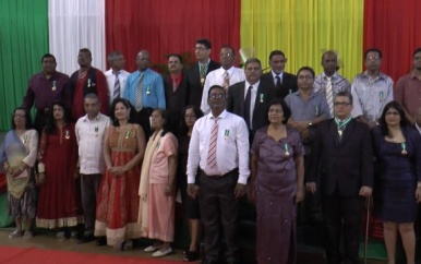 Surinamers gedecoreerd tijdens herdenking 145 jaar Hindostaanse Immigratie