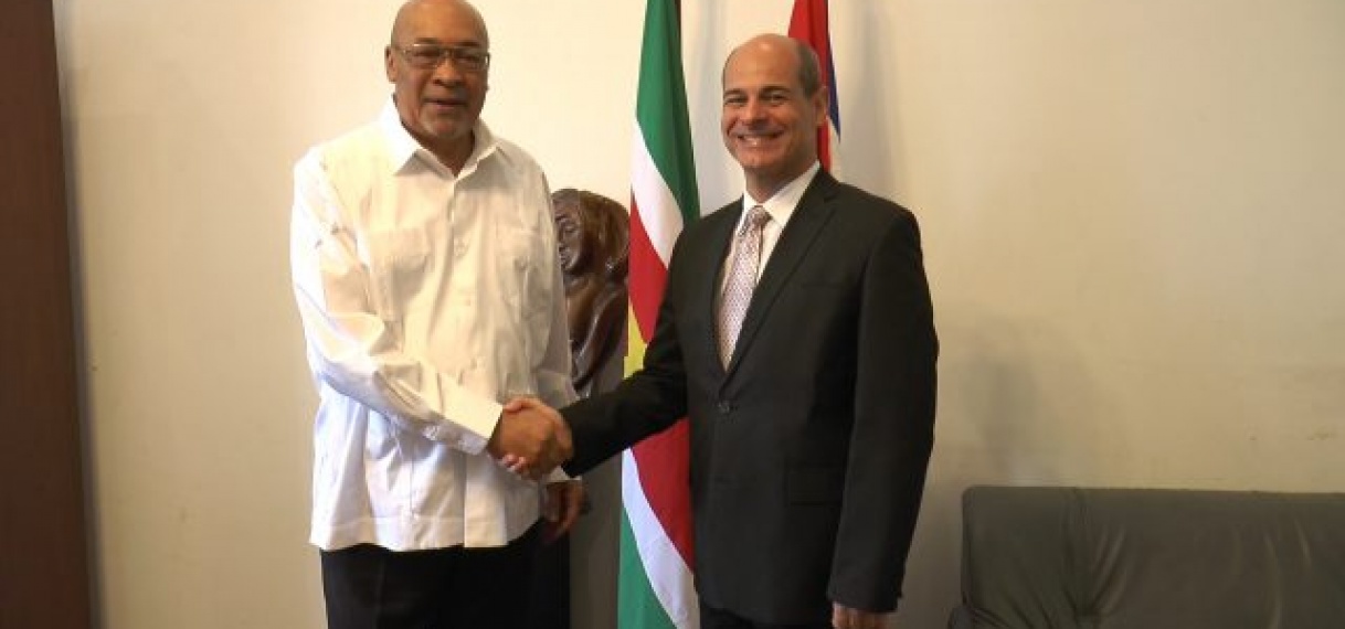Onderminister Buitenlandse zaken Cuba op werkbezoek in Suriname