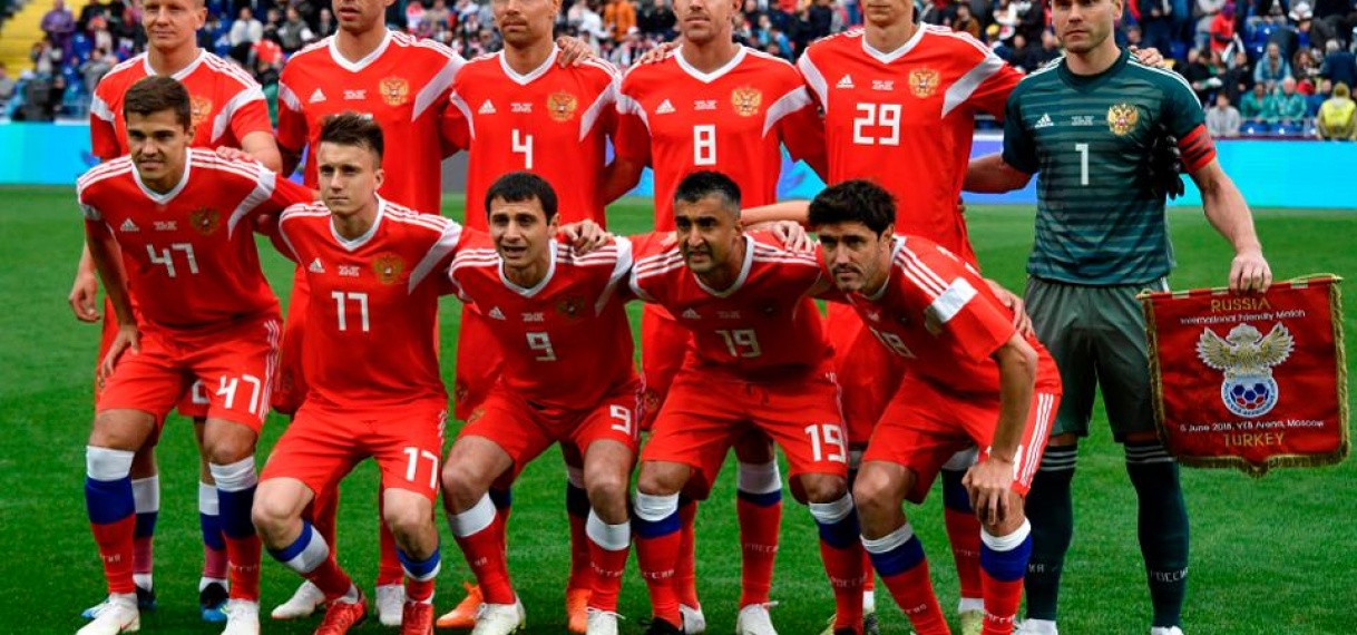 Gastland Rusland begint WK met klinkende zege op Saoedi-Arabië