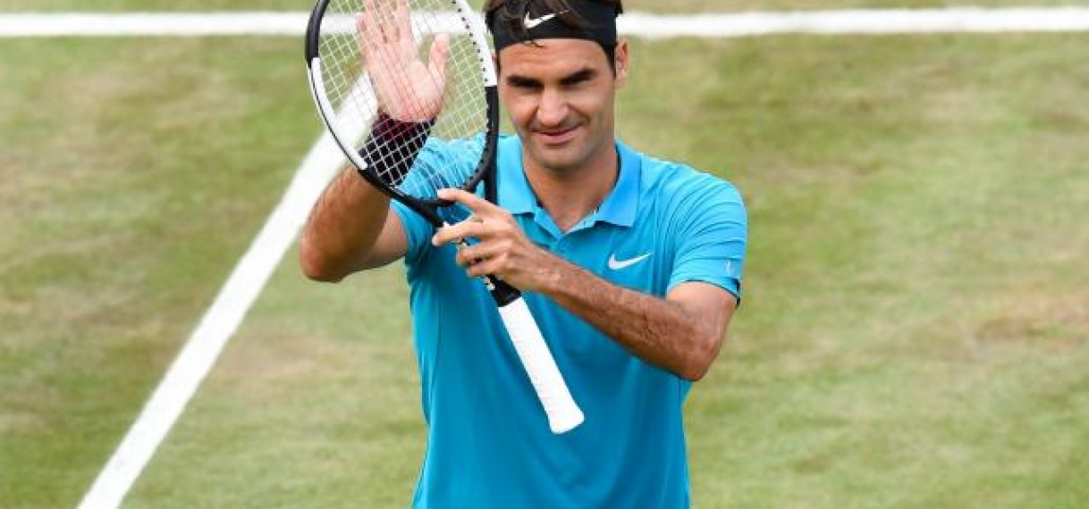 Federer bereikt finale in Stuttgart en herovert koppositie wereldranglijst