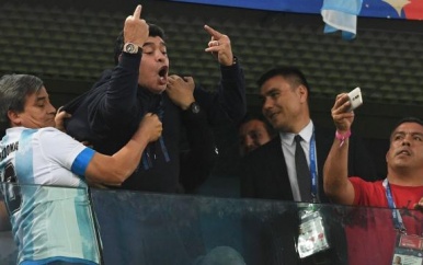 FIFA wijst Maradona op voorbeeldfunctie tijdens WK