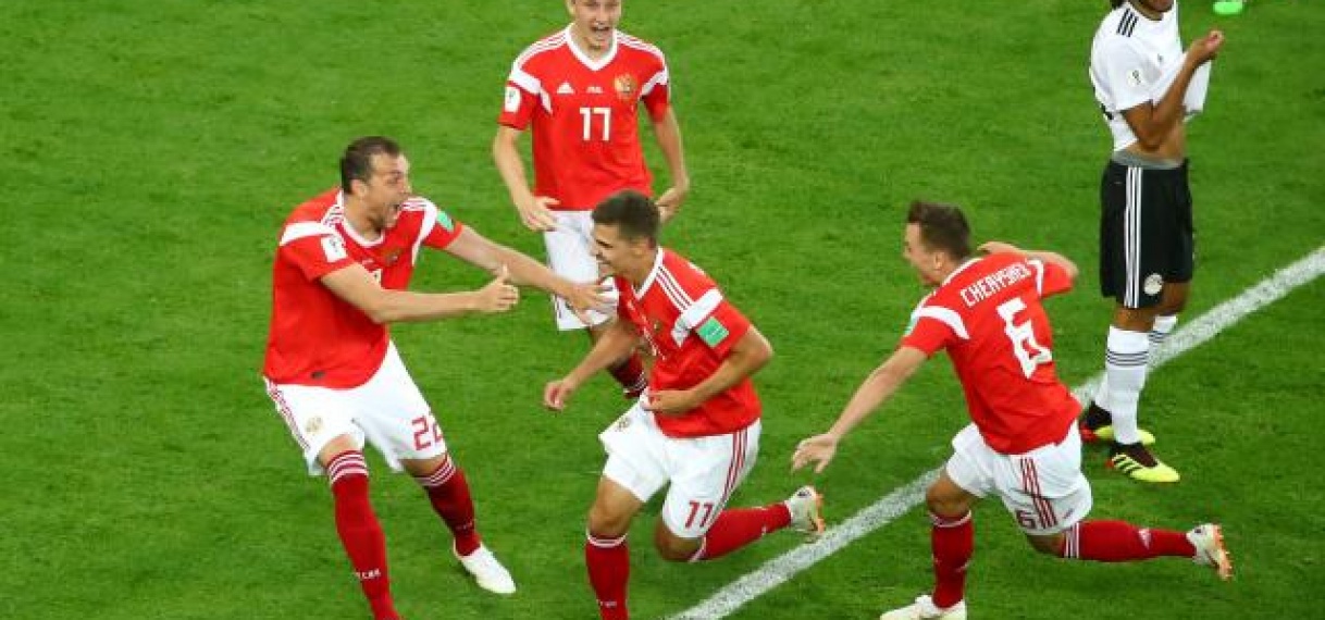 Rusland verslaat ook Egypte en is vrijwel zeker van achtste finales WK