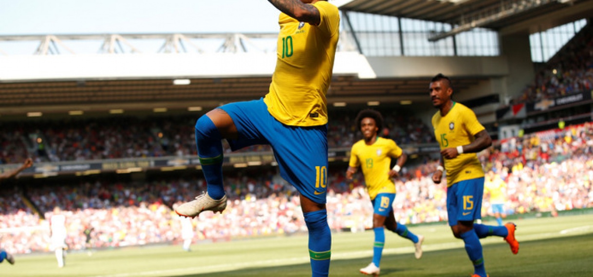 Scorende Neymar leidt bij rentree Brazilië langs Kroatië