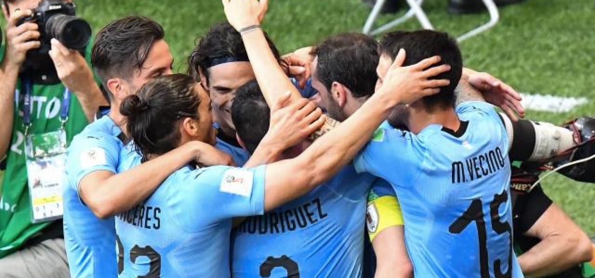 Uruguay klopt Saoedi-Arabië en gaat samen met Rusland door op WK