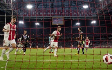Ajax begint voorronde Champions League met overtuigende zege op Graz