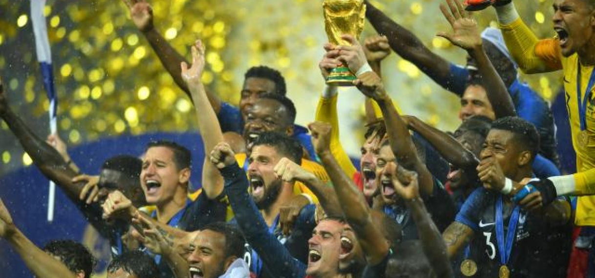 Frankrijk wereldkampioen voetbal na doelpuntrijke finale tegen Kroatië