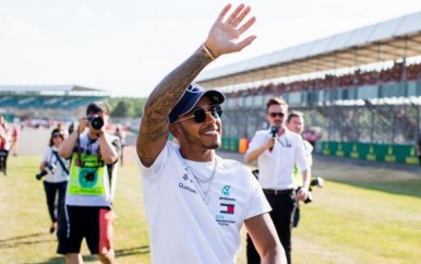 Wereldkampioen Hamilton (33) verlengt contract bij Mercedes met twee jaar