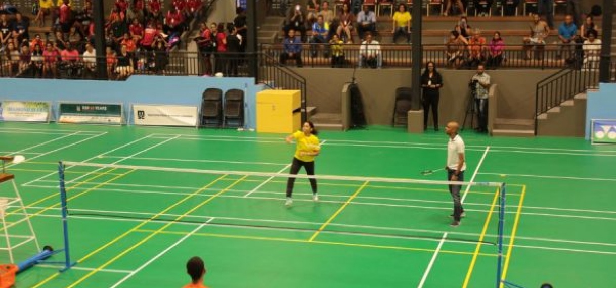 Carebaco games geopend op eerste badminton court in Suriname