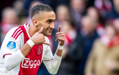 Ajax eenvoudig langs tiental Feyenoord in matige Klassieker