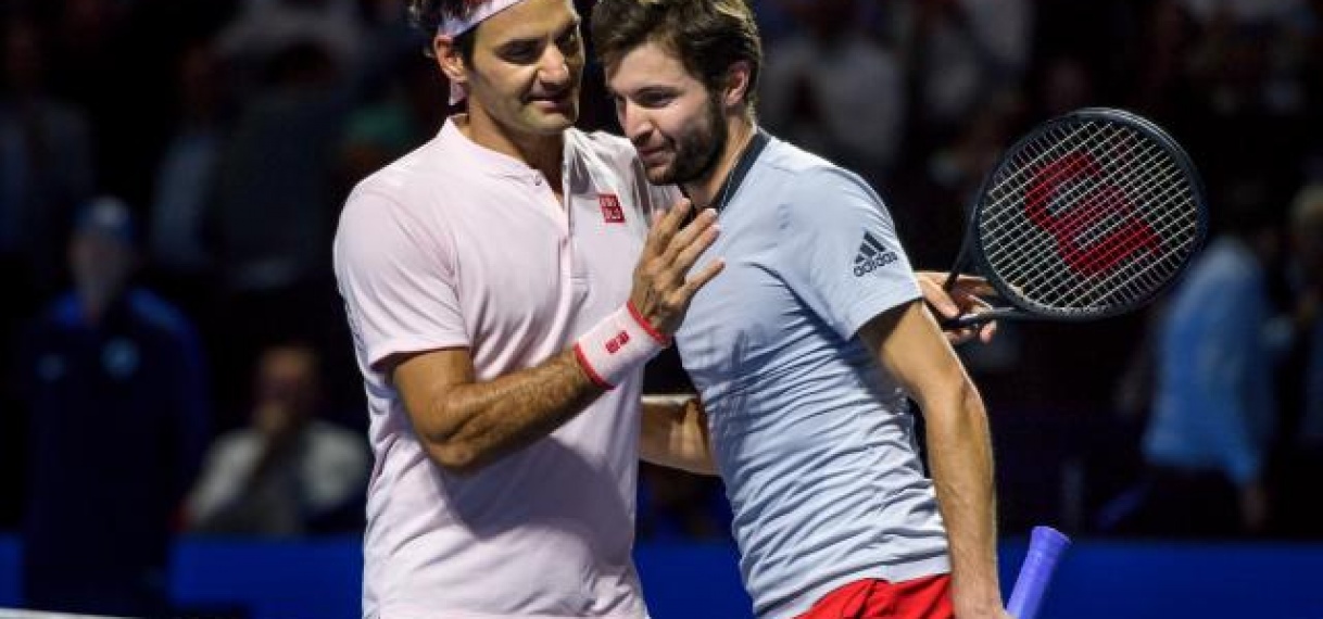 Federer na thriller voor vijftiende keer naar halve finales in Basel