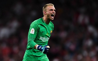 Coach Ernesto Valverde van FC Barcelona prijst zich gelukkig met Jasper Cillessen