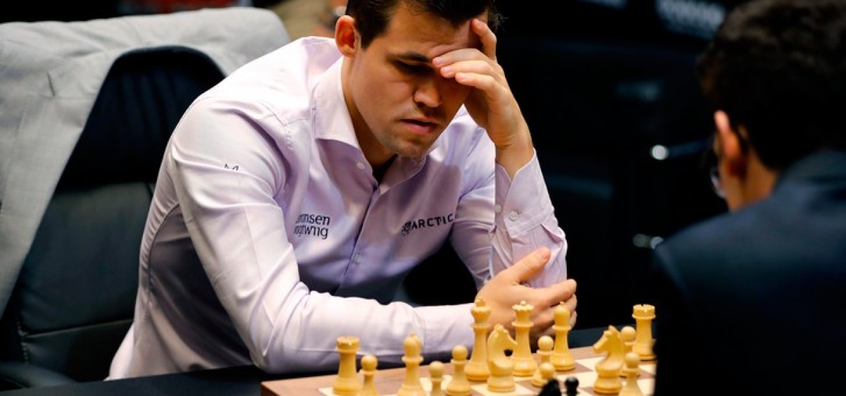 Carlsen blijft wereldkampioen schaken na winst in tiebreak
