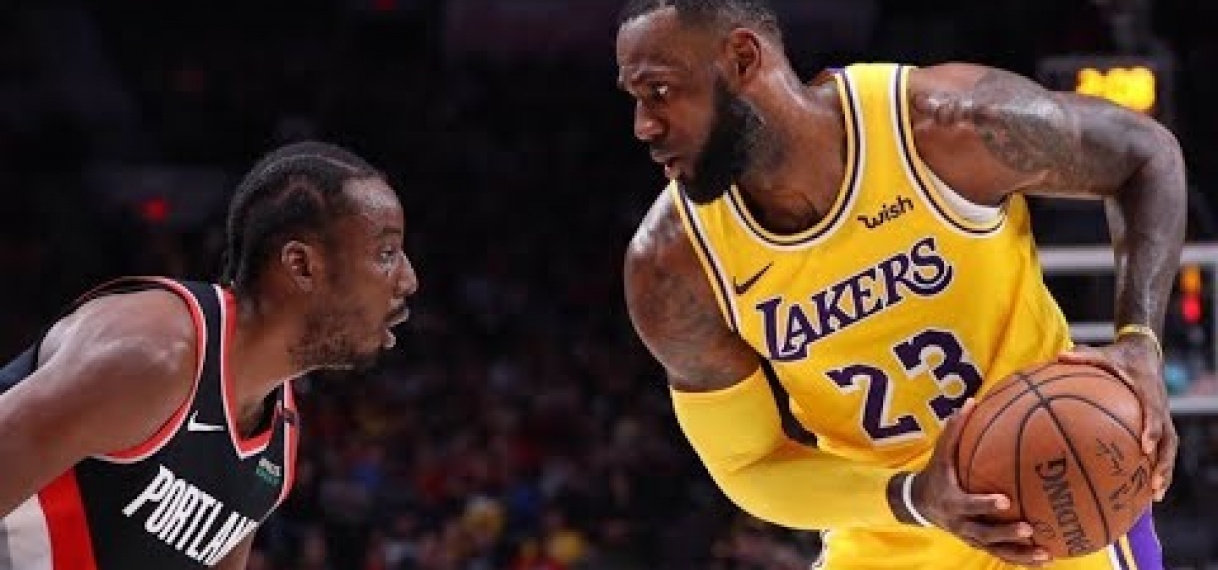 LeBron James helpt LA Lakers voor het eerst in 17 duels langs Portland