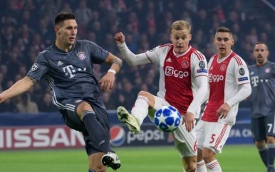 Ajax laat groepswinst glippen in krankzinnig spektakelstuk