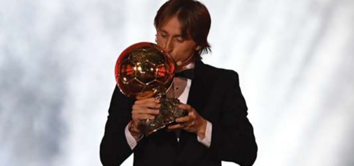 Modric doorbreerkt hegemonie Ronaldo en Messi en wint gouden bal