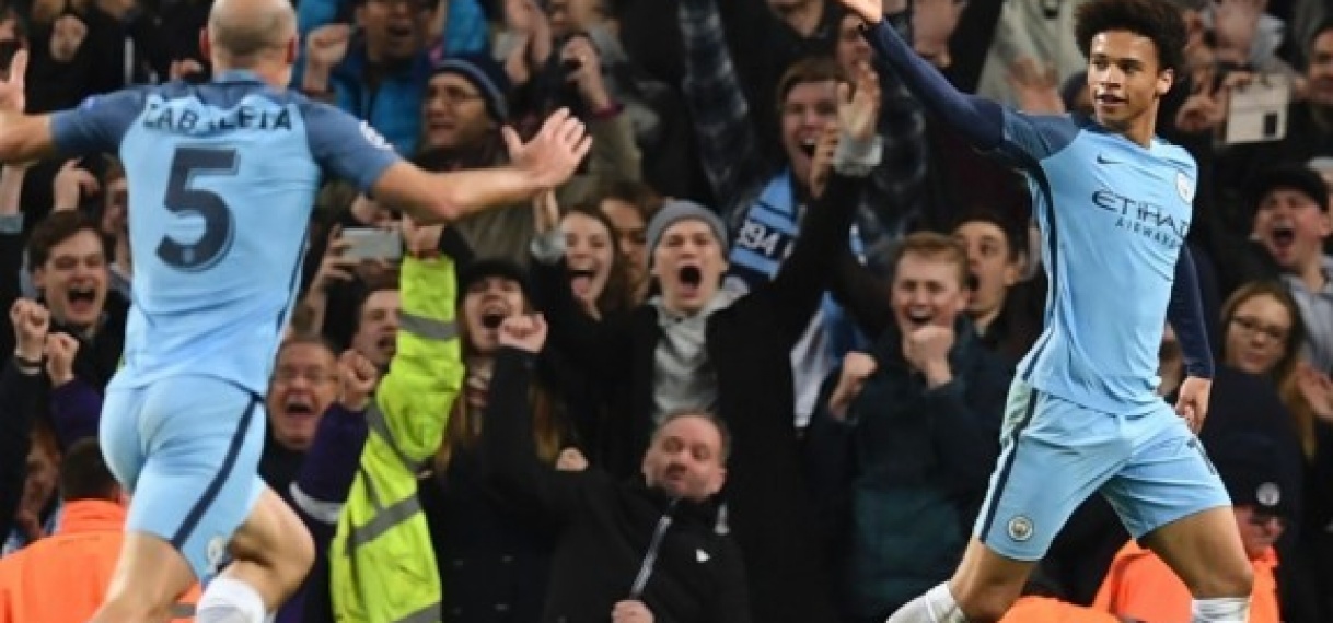 Koploper Manchester City de zevende competitiezege op rij geboekt