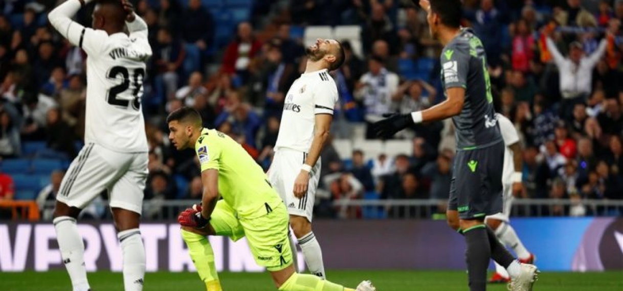 Real Madrid verliest pijnlijk in eigen huis en ziet titel verder uit zicht verdwijnen