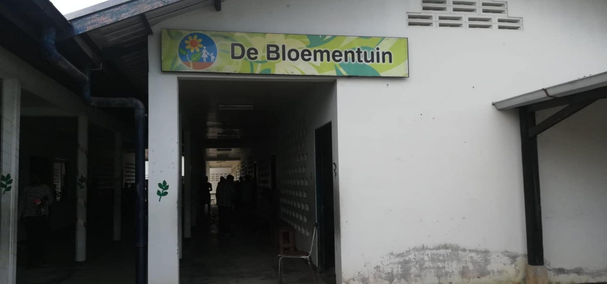 Kiwanis Club Tourtonne legt moestuin aan op De Bloementuin school