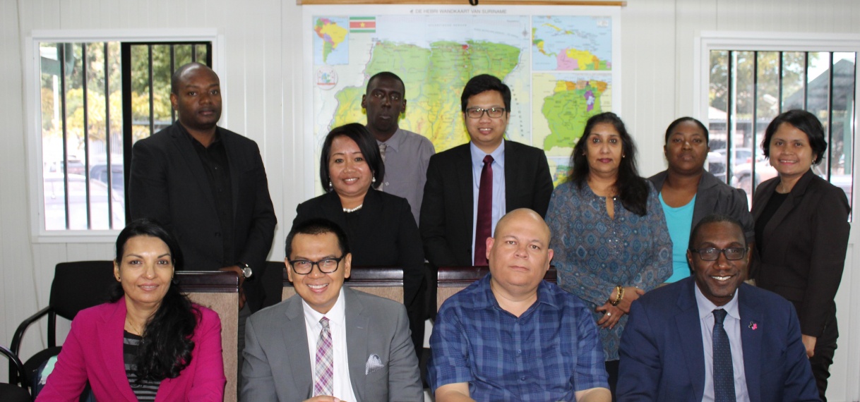 Diplomatieke Instituten Suriname en Indonesië werken samen