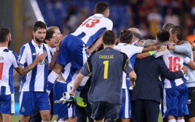FC Porto heeft zich ten koste van AS Roma geplaatst voor de kwartfinales van de Champions League