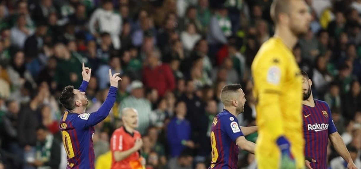 Messi geїmponeerd door staande ovatie na derde treffer