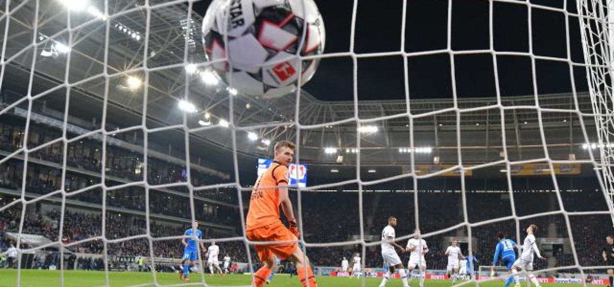 Bosz wijt pijnlijk verlies Leverkusen bij Hoffenheim aan vroege wissels