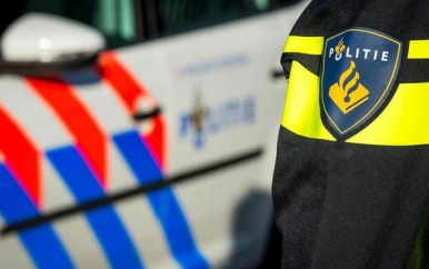 Op de Johan van Hasseltweg in Amsterdam-Noord is zondagavond een jongen (17) gewond geraakt