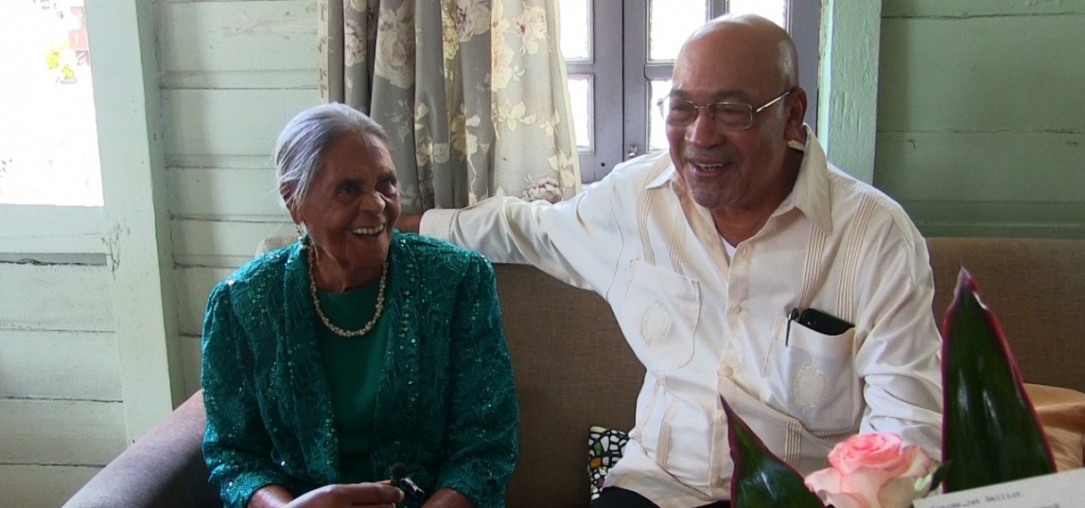 President Bouterse woont feest 100 jarige Belliot-Jeffrey bij