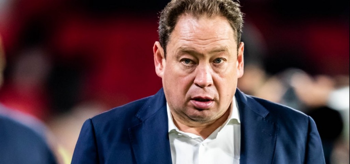 Vitesse-trainer Slutsky een wedstrijd geschorst voor kritiek op Gozubuyuk