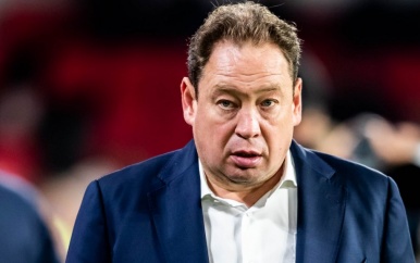 Vitesse-trainer Slutsky een wedstrijd geschorst voor kritiek op Gozubuyuk
