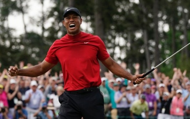 Tiger Woods bekroond comeback als topgolfer met het winnen van de Masters