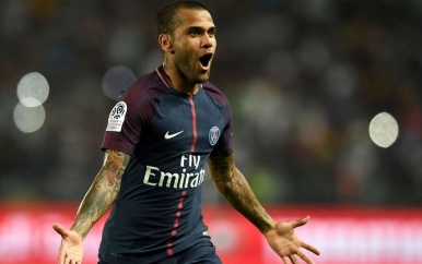 Dani Alves vertrekt na twee seizoenen bij Paris Saint-Germain