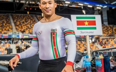 Jaïr Tjon En Fa wint op 200 meter van de ‘UCI Elite Men Sprint’