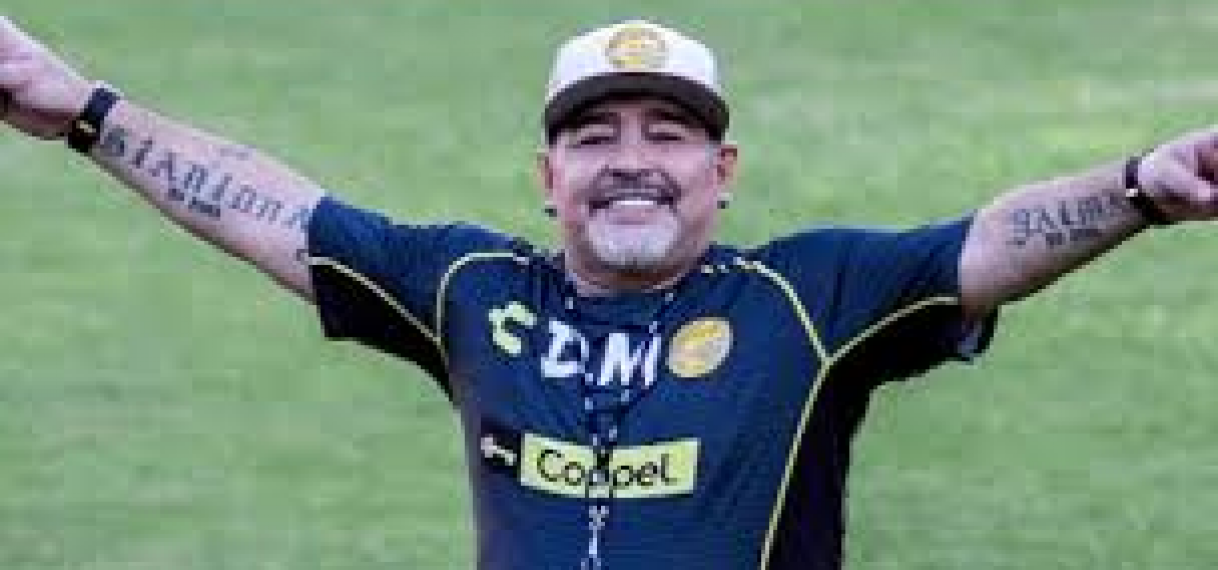 Maradona stopt venwege gezondheidsredenen als coach bij Dorados