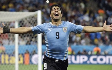 Luis Suárez in actie met Uruguay