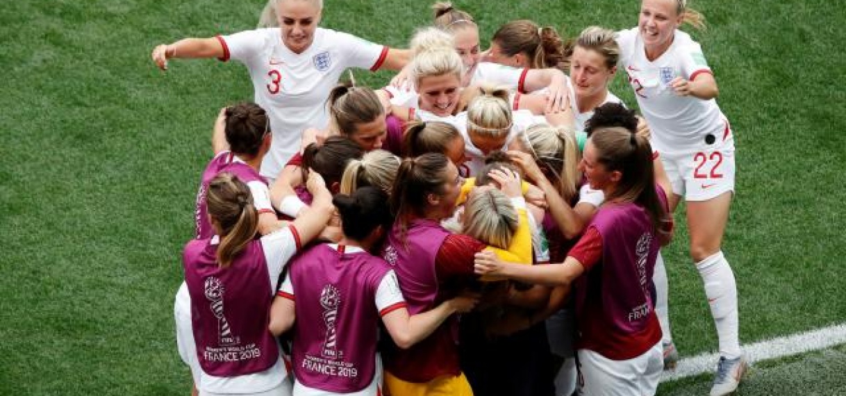Engeland heeft zich geplaatst voor de kwartfinales op het WK voor vrouwen