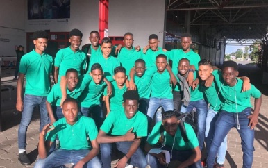 Het U15 jongens nationaal elftal van Suriname vertrekt richting USA