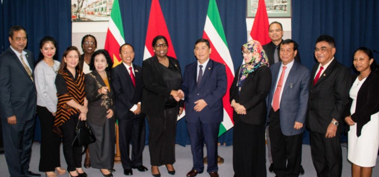Delegatie parlement Indonesië brengt beleefdheidsbezoek aan minister Buitenlandse Zaken