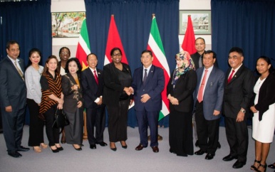 Delegatie parlement Indonesië brengt beleefdheidsbezoek aan minister Buitenlandse Zaken