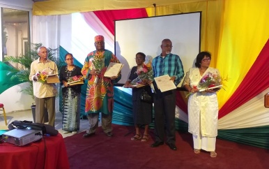Zes personen gehuldigd voor bewezen diensten in Nickerie